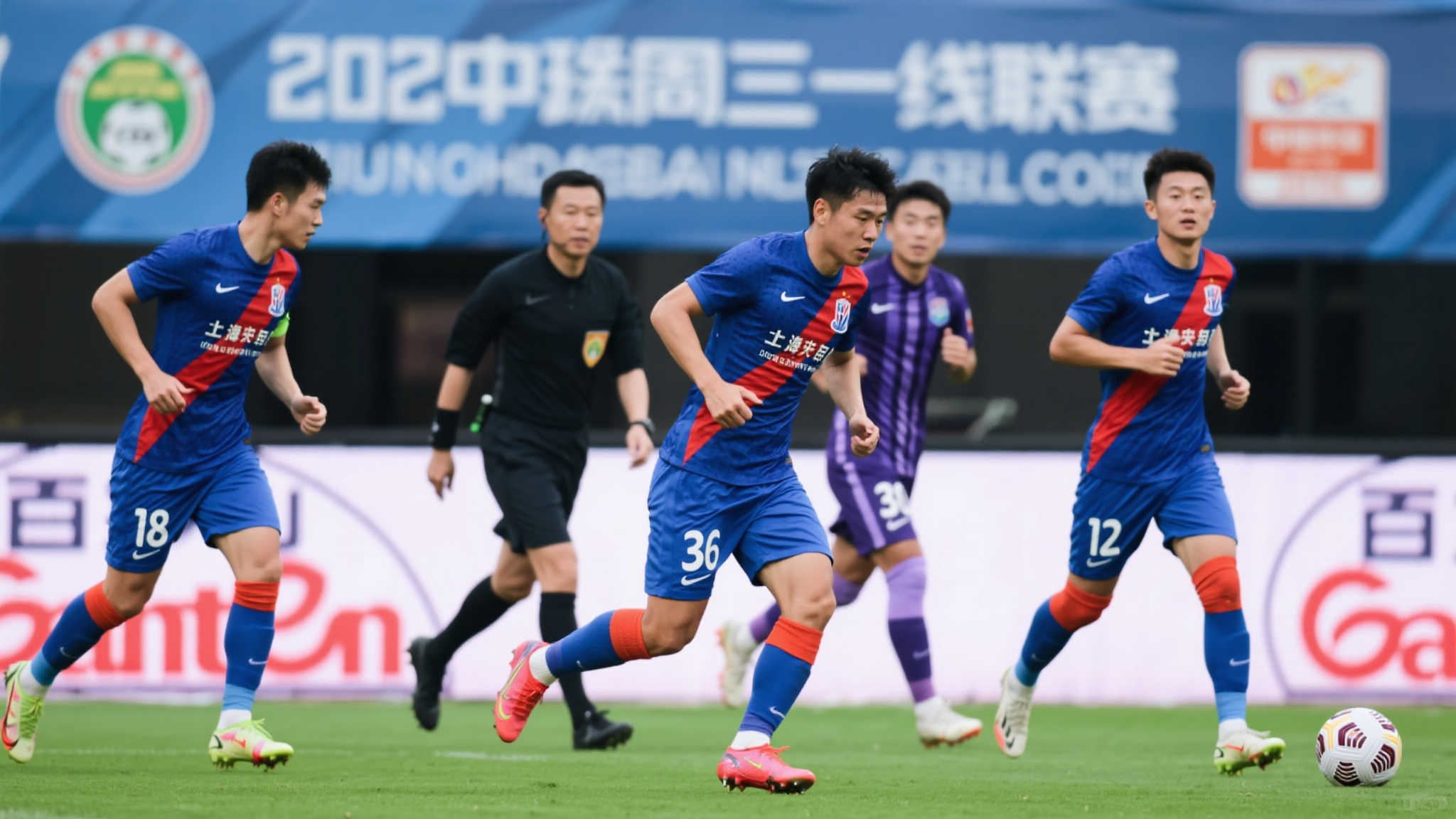 足球报：连战压力与伤病挑战，申花对阵津门虎面临考验